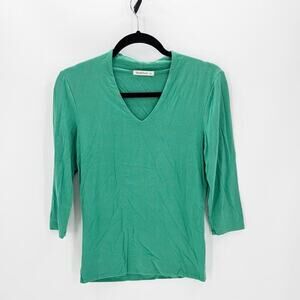 WoolOvers green V-neck 3 quarters sleeve stretch top closet staple minimalist